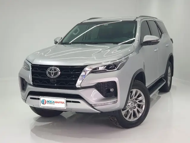 Carro Toyota Hilux SW4 2024 SRX Plat. 4x4 2.8 TB Diesel Automatico.