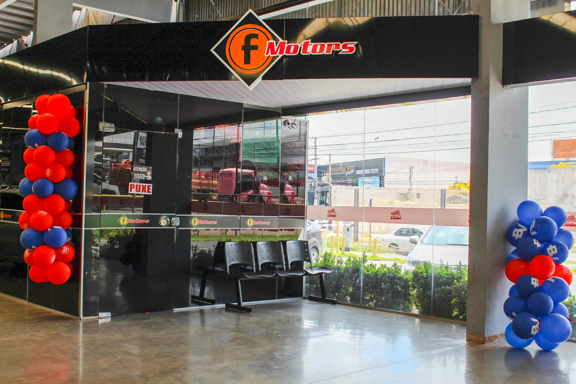 Fachada da loja Veículos à venda em Fmotors Loja De Automoveis - Várzea Grande - MT | Mobiauto