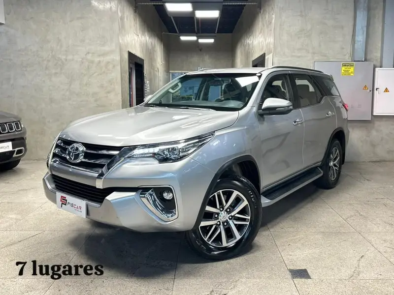 Toyota SW4 2.8 TDI SRX 7L 4x4 (Aut) (Diesel)