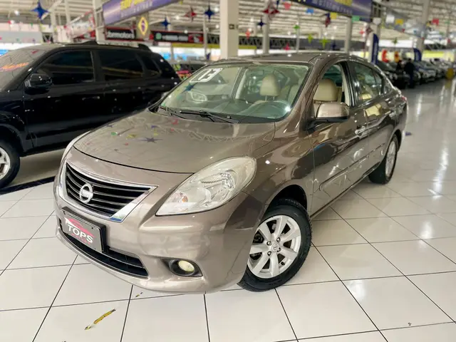 Carro Nissan Versa 2013 1.6 16V SL (Flex)