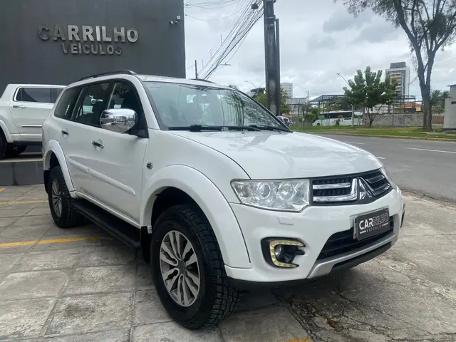 Carro Mitsubishi Pajero Dakar 2015 3.5 HPE 4WD (aut)(Flex)