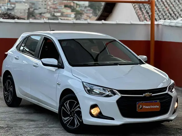 Carro Chevrolet Onix Plus 2024 LT 1.0