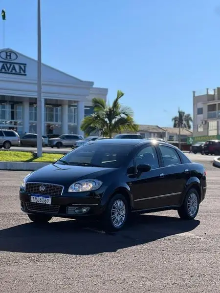 Carro Fiat Linea 2011 Absolute 1.8 16V Dualogic (Flex)