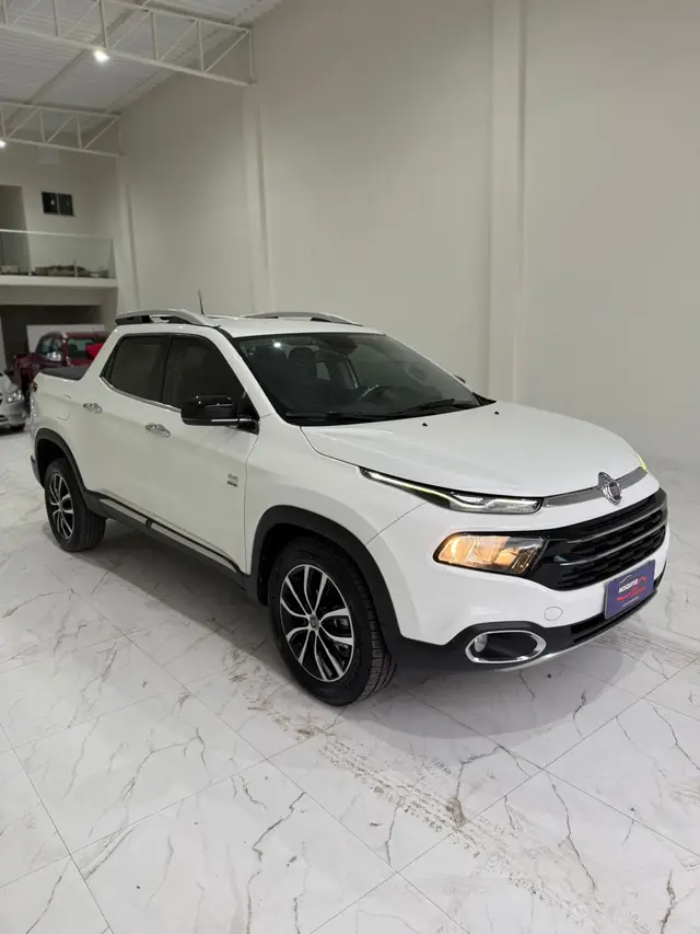 Carro Fiat Toro 2019 Volcano 2.0 diesel AT9 4x4