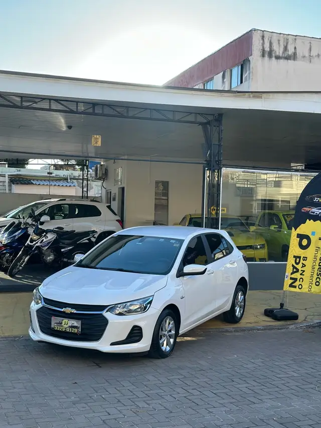 Carro Chevrolet Onix 2023 LT 1.0