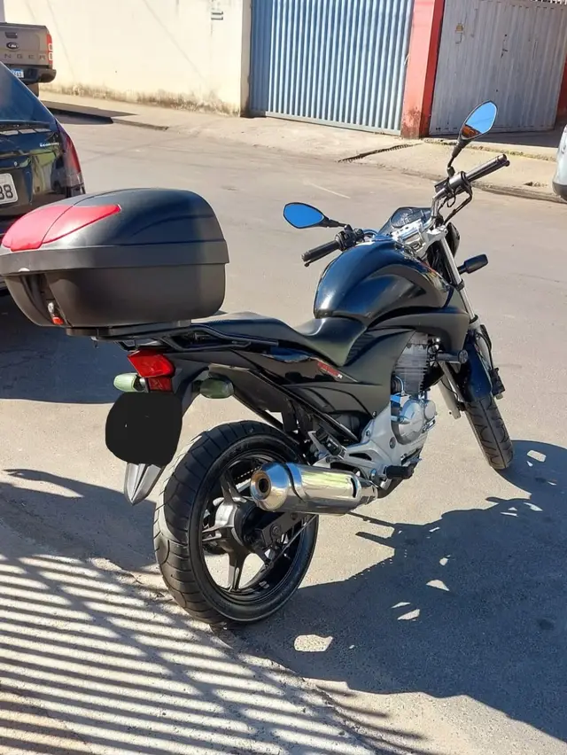 Moto Honda CB 300R 2011 Standard