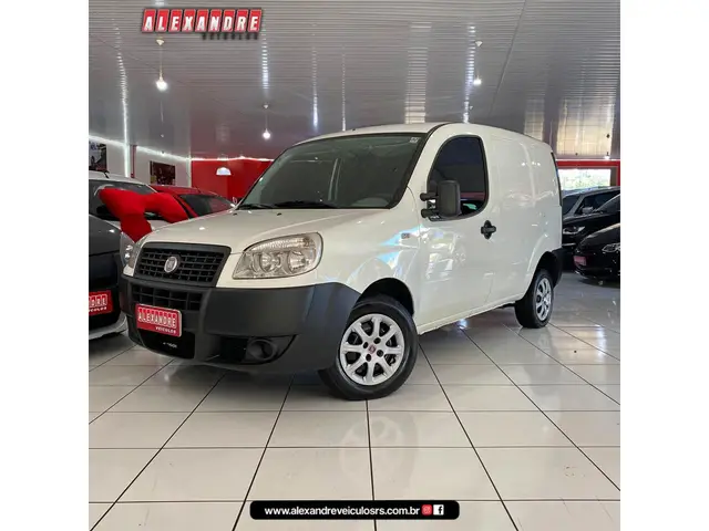 Carro Fiat Doblò Cargo 2013 1.4 8V (Flex)