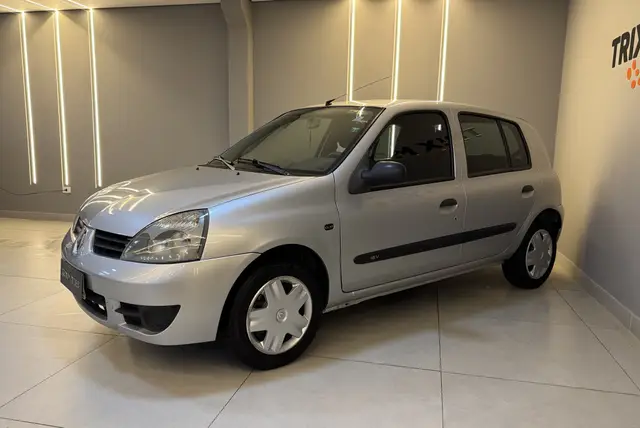 Carro Renault Clio 2012 1.0 16V (flex) 4p