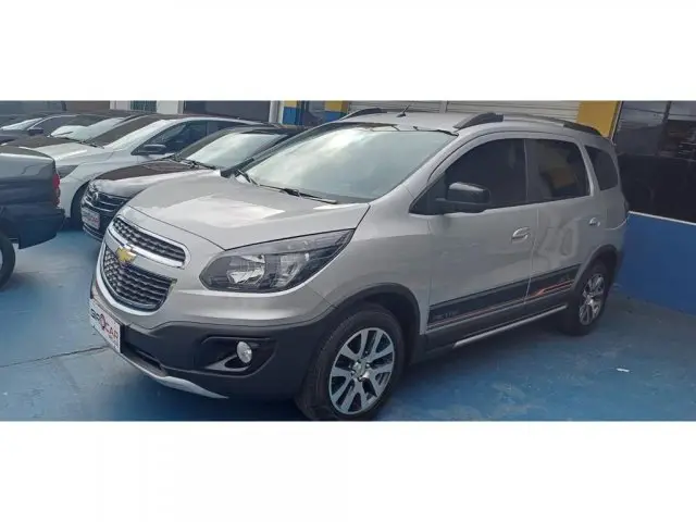 Carro Chevrolet Spin 2015 Activ 1.8 (Flex)