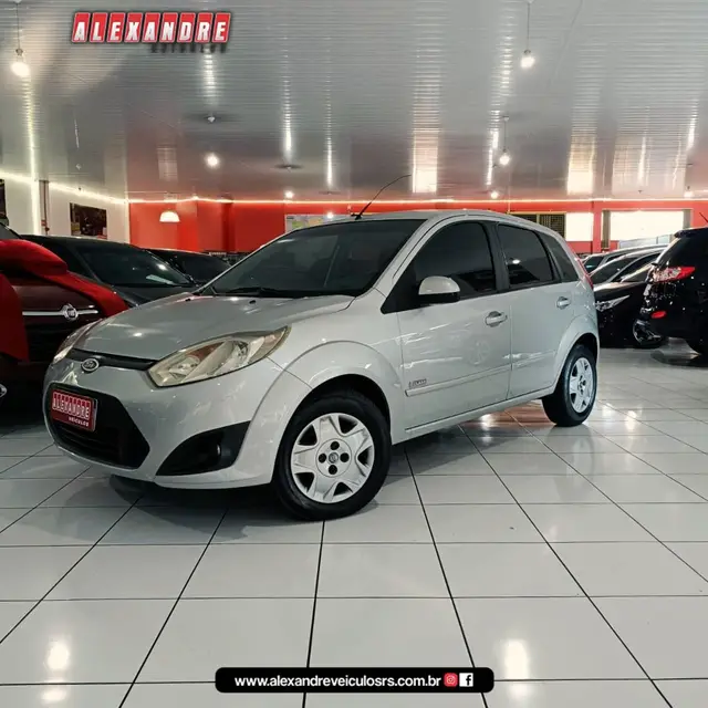 Carro Ford Fiesta Hatch 2011 1.0 (Flex)