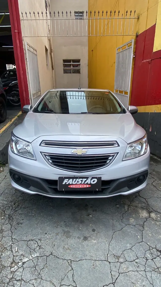Carro Chevrolet Onix 2013 1.0 LT SPE/4