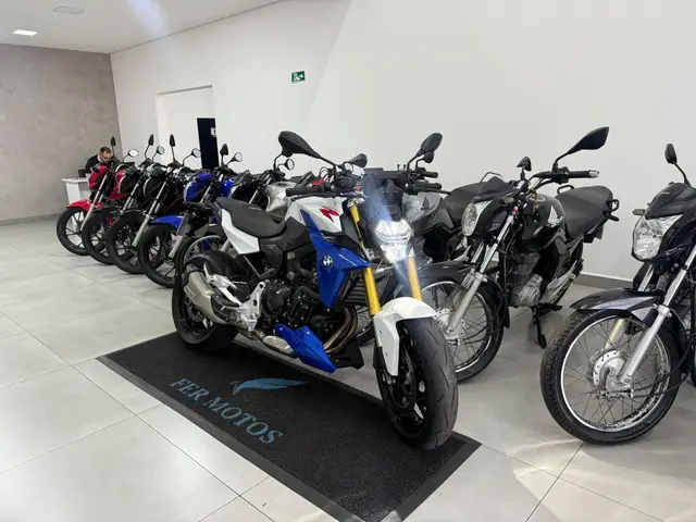 Moto BMW F 900 R 2024 Sport Plus