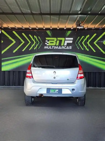 Carro Renault Sandero 2013 Authentique 1.0 16V (flex)