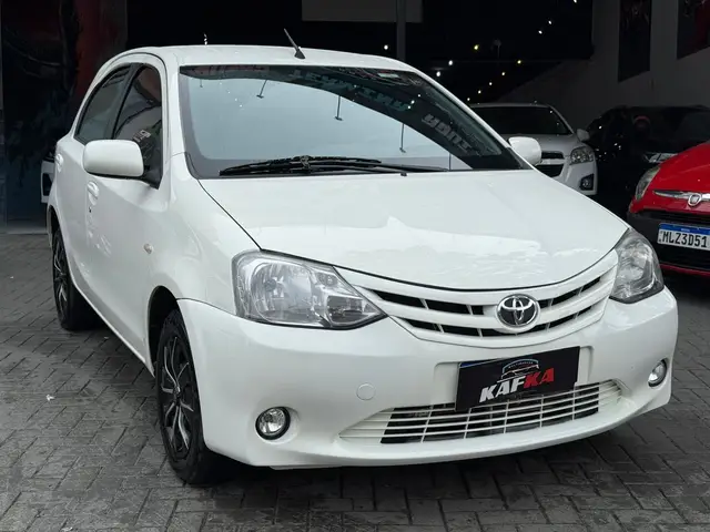 Carro Toyota Etios 2013 XS 1.3 (Flex)