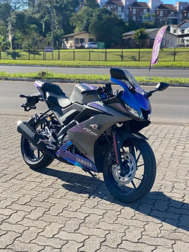 Moto Yamaha YZF R15 2025 ABS