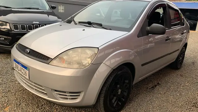Carro Ford Fiesta Sedan 2006 1.6 (Flex)