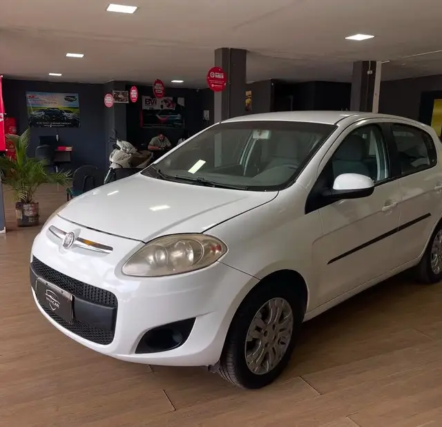 Carro Fiat Palio 2013 Attractive 1.0 8V (Flex)
