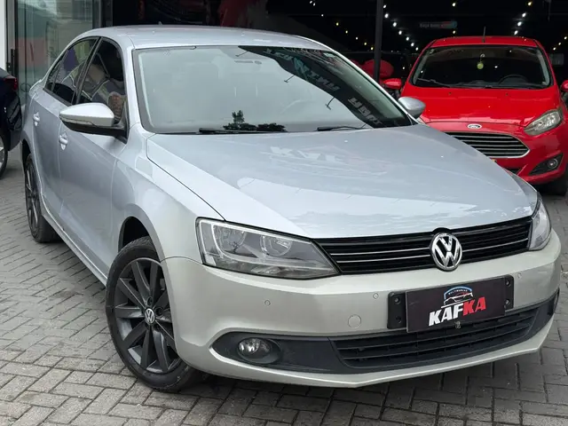 Carro Volkswagen Jetta 2013 2.0 Comfortline (Flex)