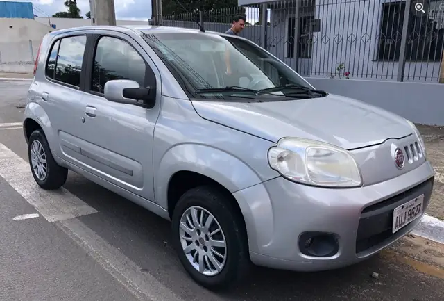 Carro Fiat Uno 2012 Attractive 1.4 8V (Flex) 4p
