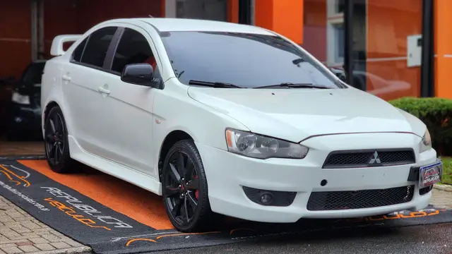 Carro Mitsubishi Lancer 2014 2.0 16V
