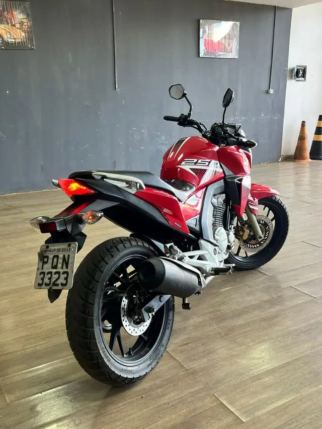 Moto Honda CB 250F Twister 2016 Standard