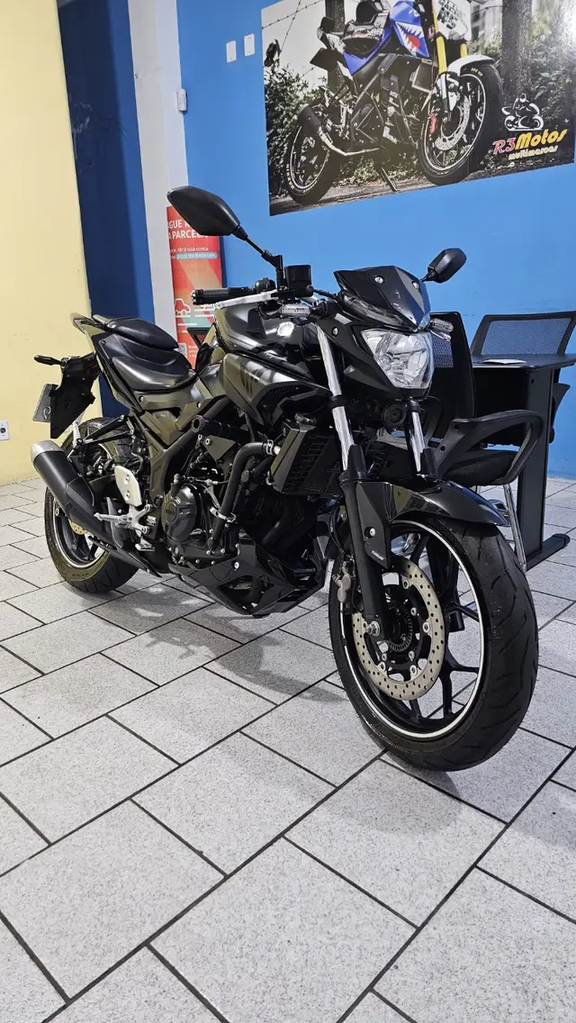Moto Yamaha MT-03 2018 STD