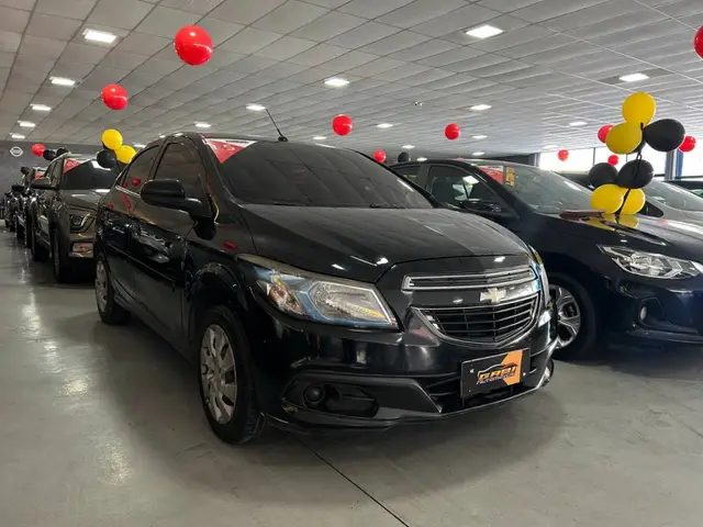Carro Chevrolet Onix 2015 1.4 LT SPE/4
