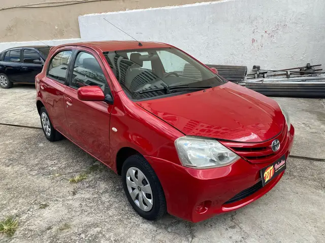 Carro Toyota Etios 2013 XS 1.3 (Flex)