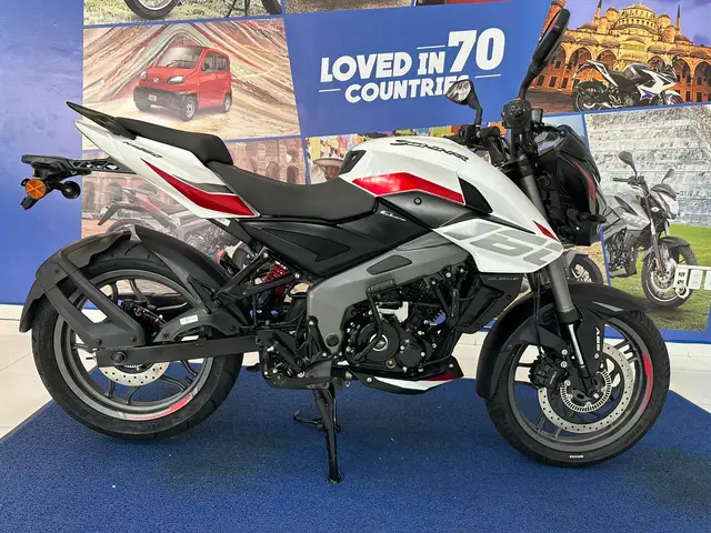 Moto Bajaj Dominar 160 2026 NS160