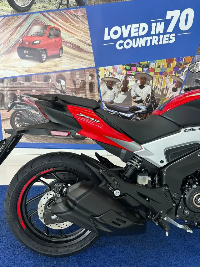 Moto Bajaj Dominar 250 2025 250