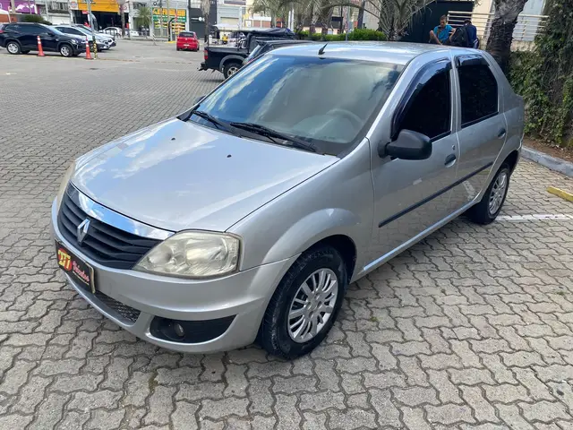 Carro Renault Logan 2013 Authentique 1.0 16V (flex)