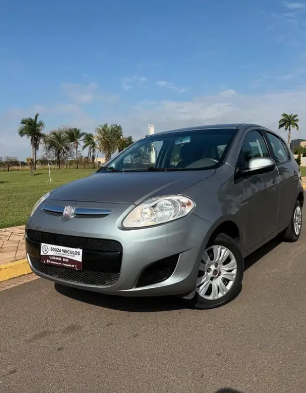 Carro Fiat Palio 2015 Attractive 1.4 Evo (Flex)