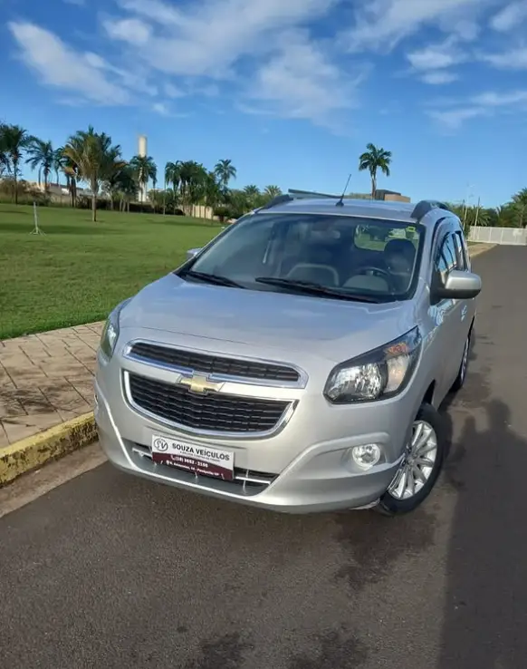 Carro Chevrolet Spin 2016 LT 5S 1.8 (Flex)