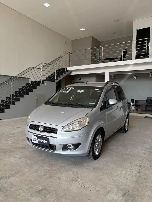 Carro Fiat Idea 2011 Essence 1.6 16V E.TorQ (Flex)