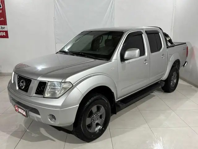 Carro Nissan Frontier 2010 XE 4x4 2.5 16V (cab. dupla)
