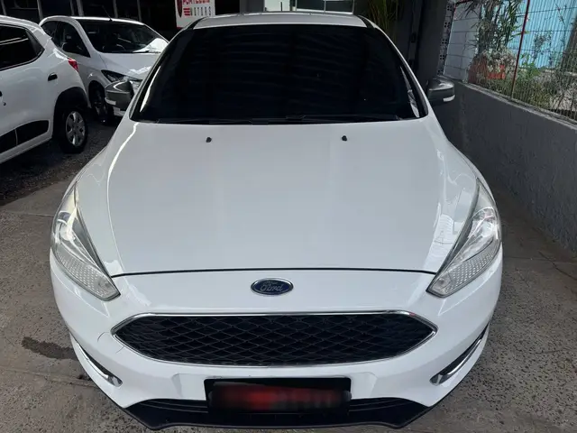 Carro Ford Focus Sedan 2016 SE Plus 2.0 PowerShift