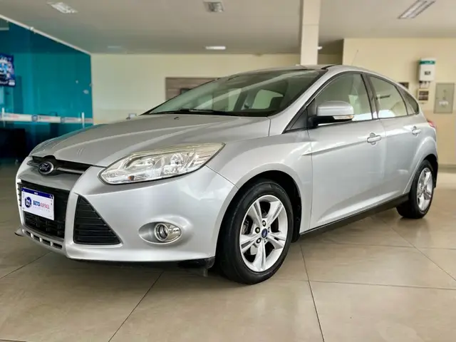 Carro Ford Focus Hatch 2014 SE 1.6 16V TiVCT PowerShift