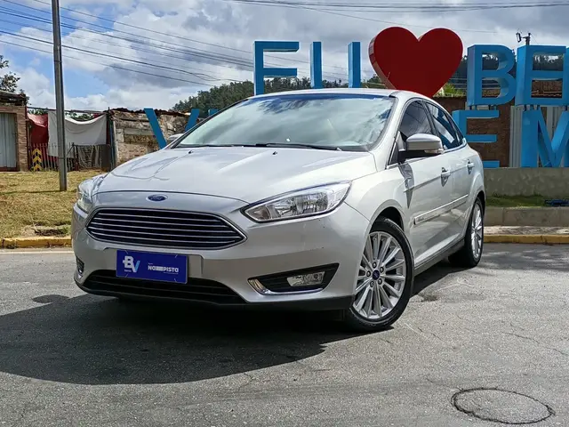 Carro Ford Focus Sedan 2016 SE 2.0 PowerShift