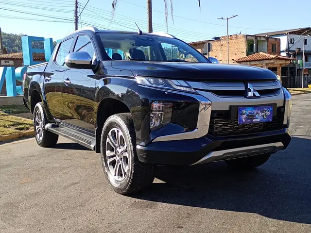 Carro Mitsubishi L200 Triton Sport 2022 HPE-S 2.4 DID-H 4x4 (Aut)