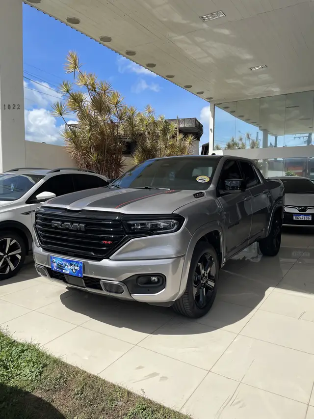 Carro RAM Rampage 2024 R/T 2.0 Turbo