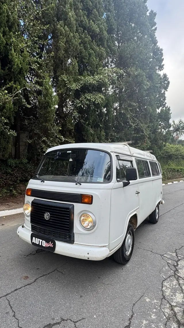 Carro Volkswagen Kombi 2008 Lotação 1.4 (Flex)