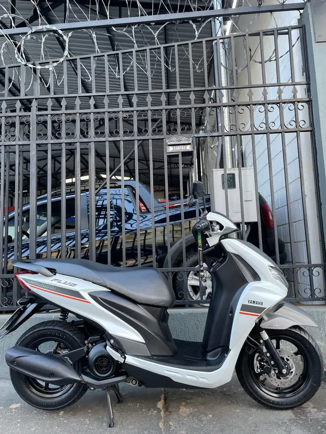 Moto Yamaha Fluo 2023 ABS