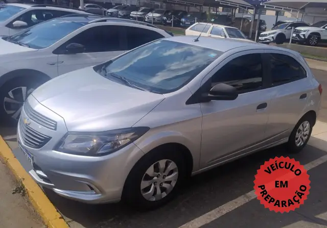 Carro Chevrolet Onix 2019 1.0 Joy SPE/4