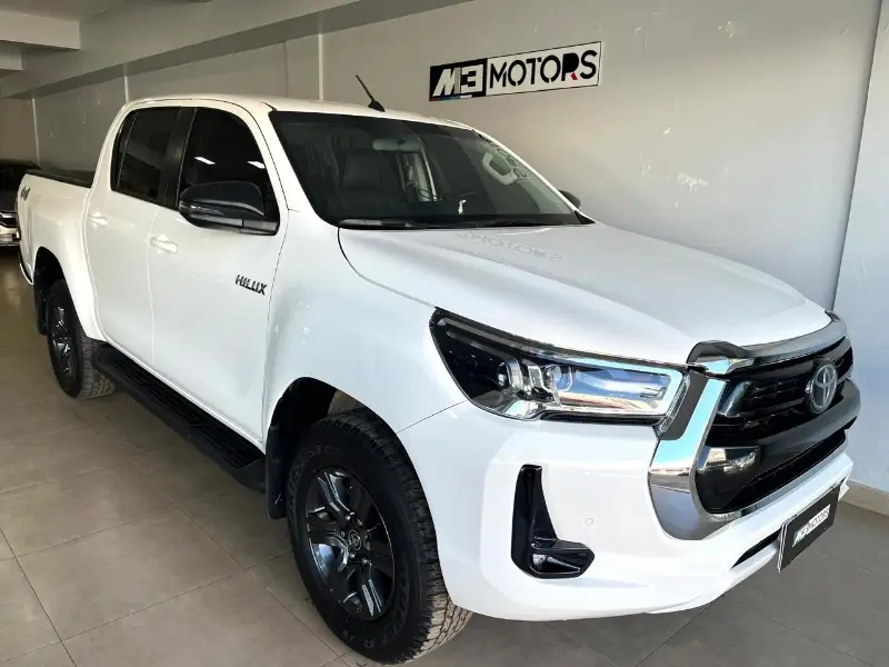 Toyota Hilux Cabine Dupla SR 4x4 2.8 Diesel