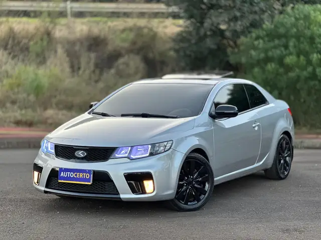 Carro Kia Cerato 2012 Koup 2.0 16V (Aut)