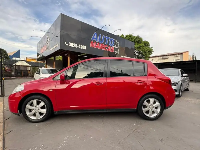 Nissan SL 1.8 (flex) (aut)