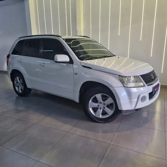 Carro Suzuki Grand Vitara 2011 2.0 16V (aut)