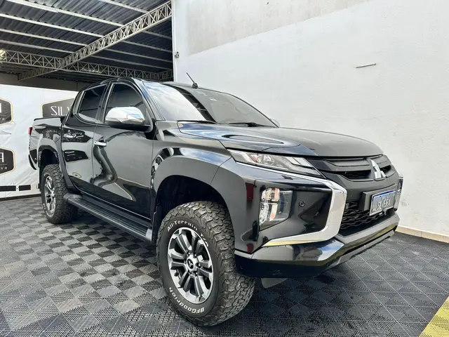 Carro Mitsubishi L200 Triton Sport 2022 HPE 2.4 DID-H 4x4 (Aut)
