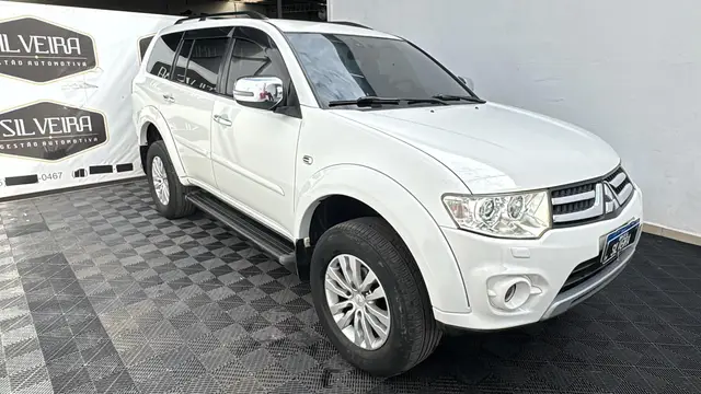 Carro Mitsubishi Pajero 2016 3.2 DI-D HPE 4WD (Aut)