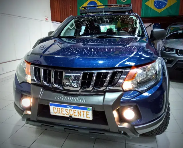 Carro Mitsubishi L200 Triton Savana 2022 Savana 2.4 Turbo 4X4 (Aut)